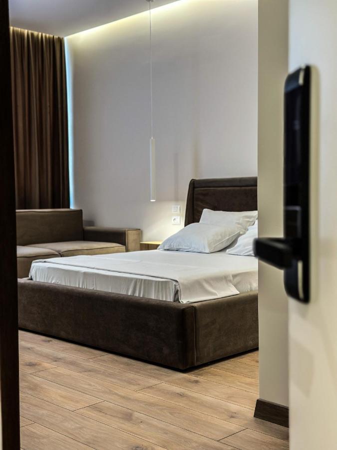 Alexander Rooms & Apartments Durrës Exterior foto