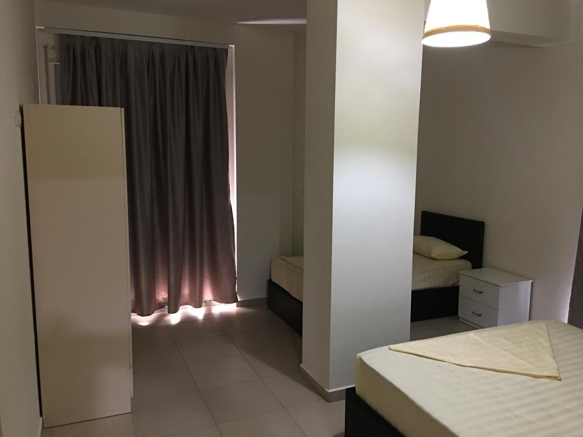 Alexander Rooms & Apartments Durrës Exterior foto