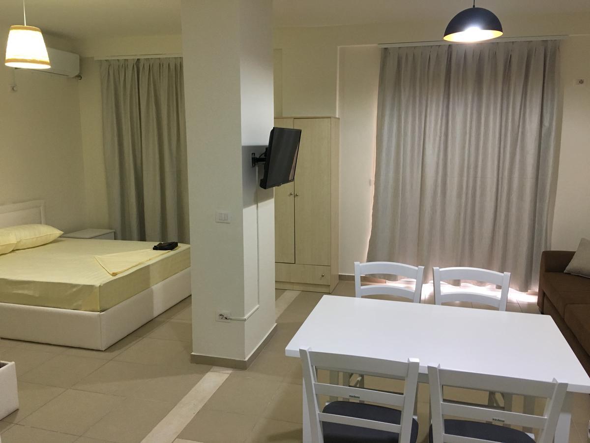 Alexander Rooms & Apartments Durrës Exterior foto